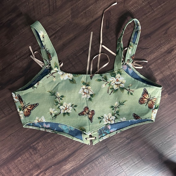 Floral & Butterfly Lace Up Top - Picture 4 of 4